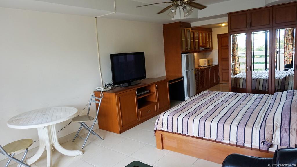 Yensabai Condotel Pattaya Esterno foto